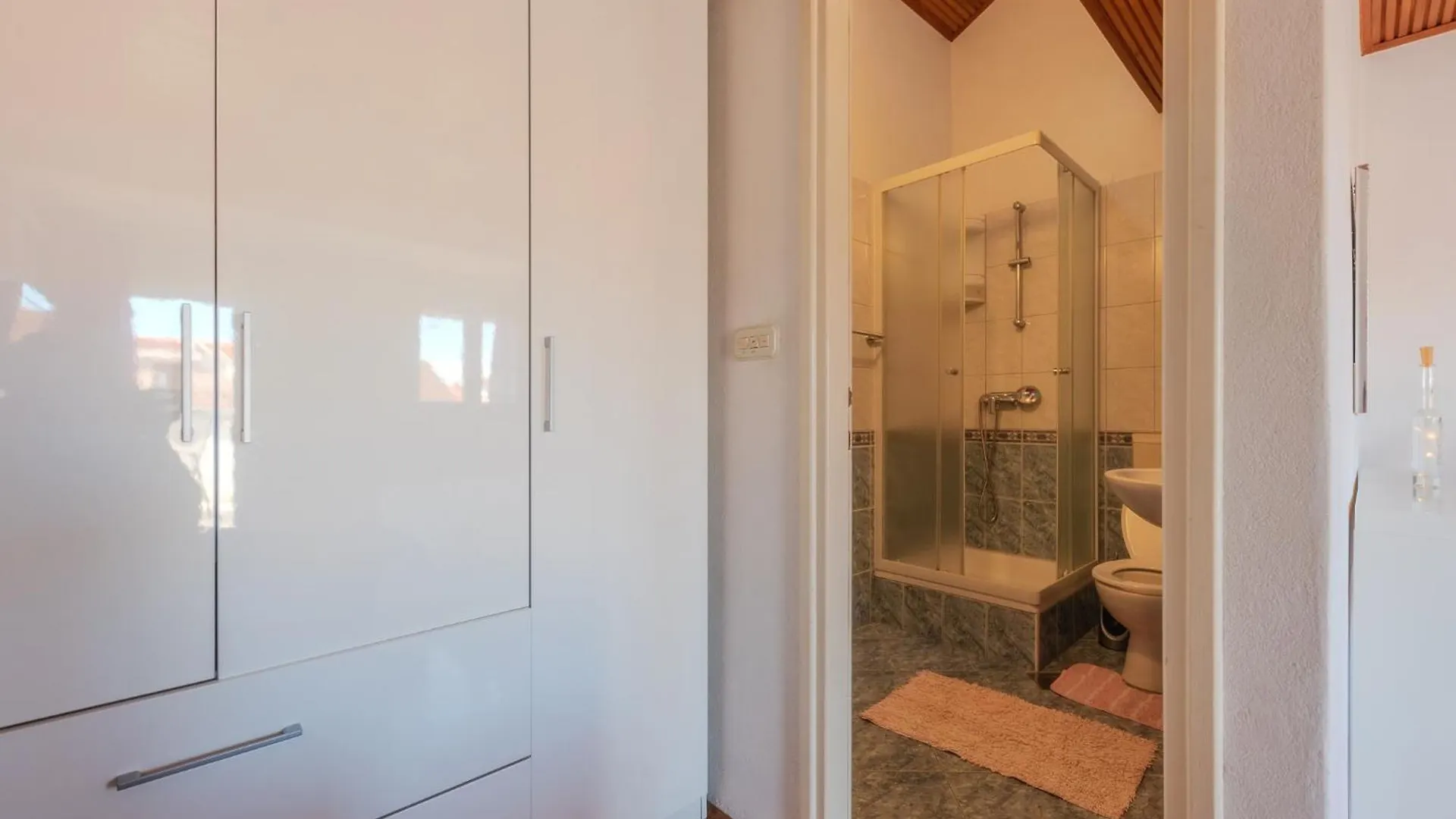Perica Apartment And Perica Room With Separate Entrance Zadar